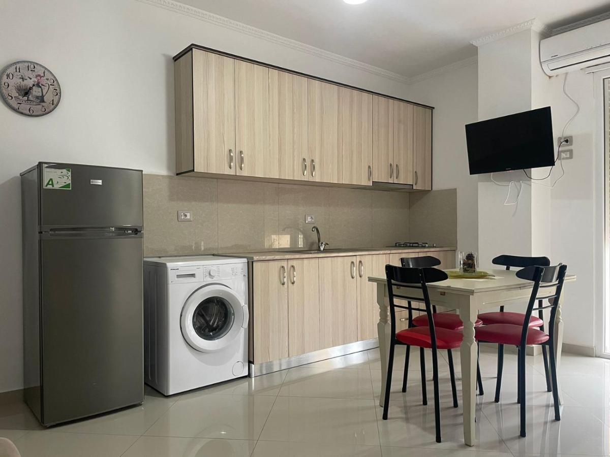Kraal Apartments Vlorë Екстериор снимка