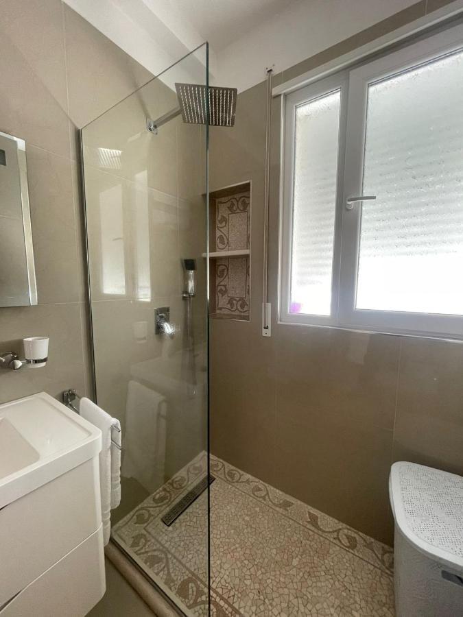 Kraal Apartments Vlorë Екстериор снимка