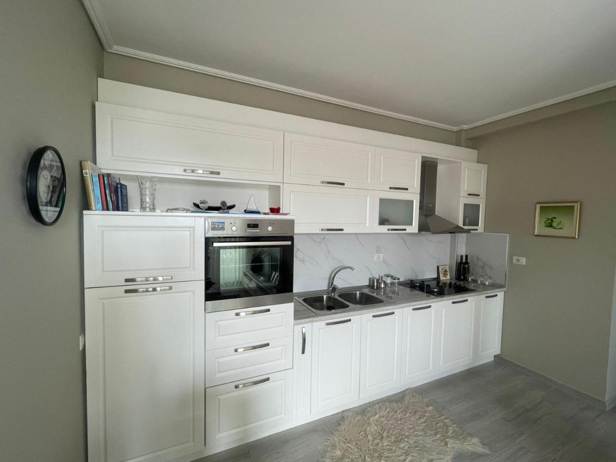 Kraal Apartments Vlorë Екстериор снимка